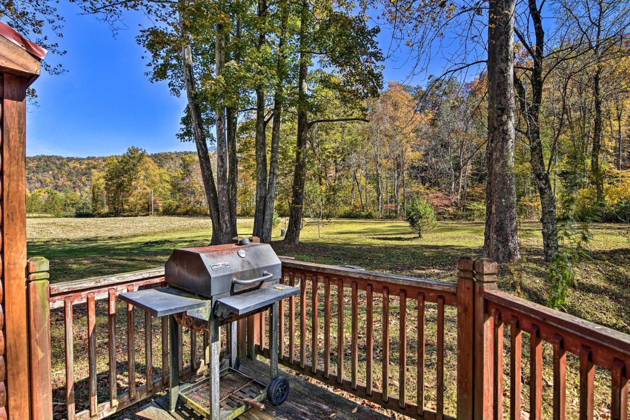 Rural Cabin Hideaway With Fire Pit And Mtn Views! Parsons Dış mekan fotoğraf