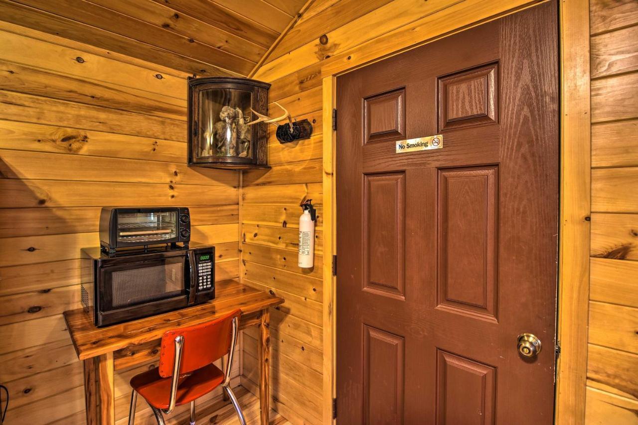 Rural Cabin Hideaway With Fire Pit And Mtn Views! Parsons Dış mekan fotoğraf